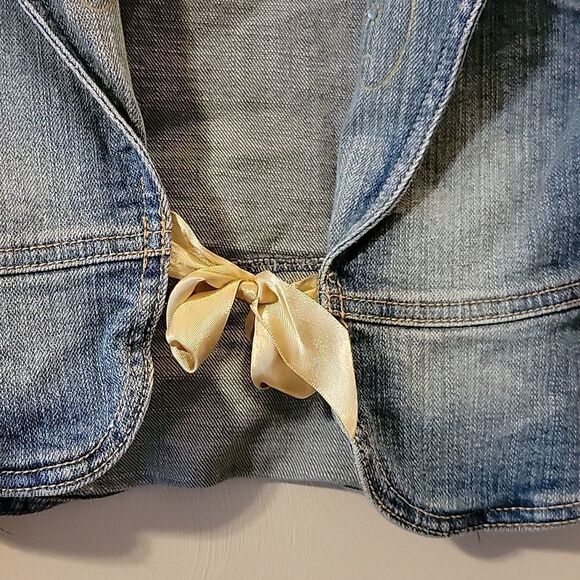 DISNEY STORE PRINCESS CROPPED JEAN JACKET WITH GOLD WRITING ON BACK, SIZE 4 - Picture 6 of 10